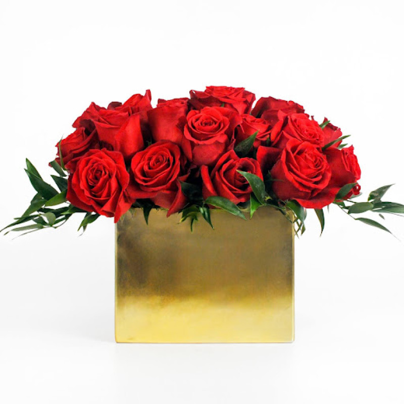 Park Avenue 18 Stem Rose Bouquet - Same Day Delivery